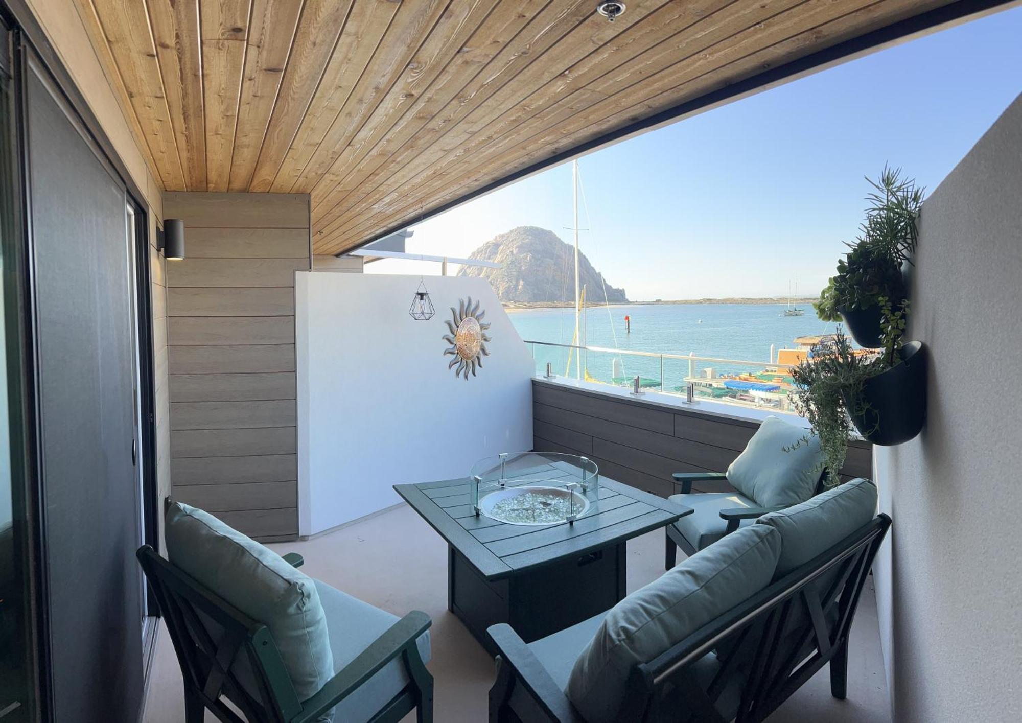 Harborwalk Inn มอร์โรเบย์ ภายนอก รูปภาพ